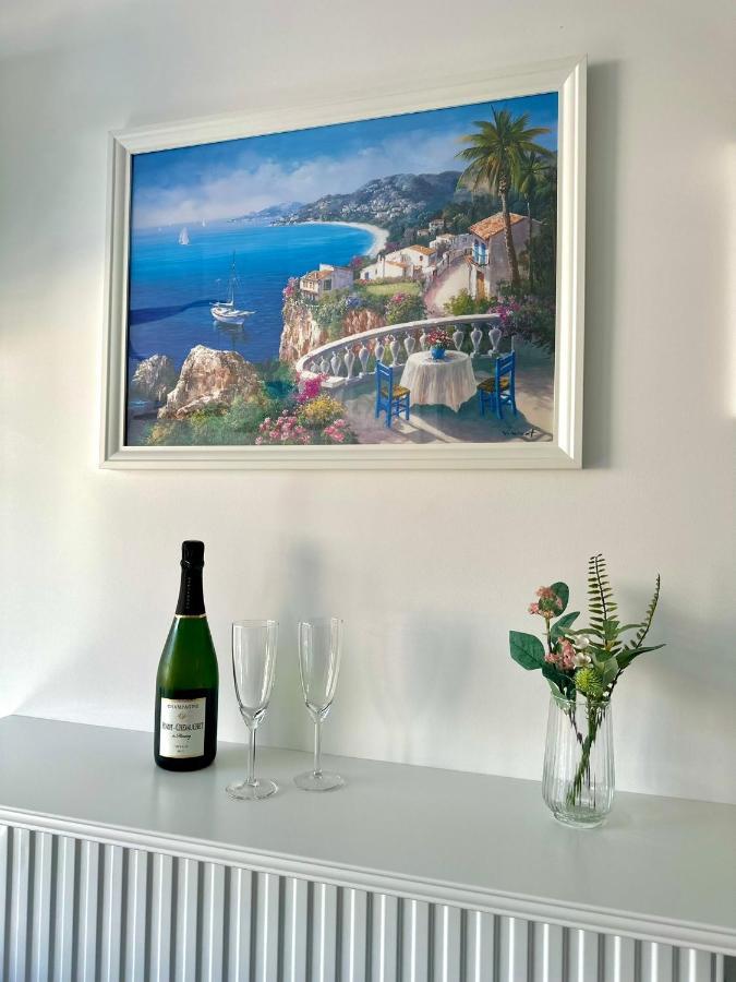 Charmant Studio A Proximite Du Port De Nizza Esterno foto